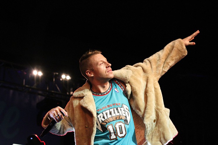 macklemore_amanda-rhoades-wikimedia-commons.jpg
